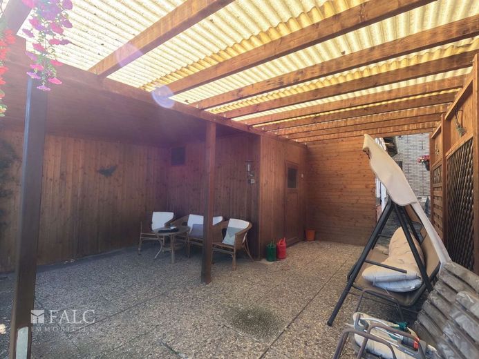 Solide und mit ausstreichend Platz, dazu ein großer Garten und *** Provisionsfrei *** – Terrasse mit Gartenhaus