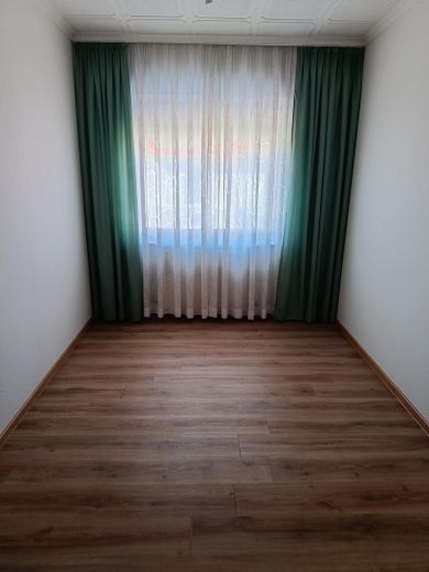 Großes Ein-/Mehrgenerationenhaus mit Garten (175 m² Wohnfläche / 573 m² Grundstück) – Zimmer OG
