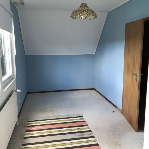 Ruhige Lage mit grossem Garten am Ende einer Sackgasse – Kinderzimmer im OG