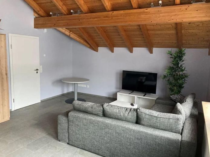 Moderne 1ZM Wohnung *MIT KLIMAANLAGE* in zentraler Lage in Hattersheim – Wohn-/ Schlafraum