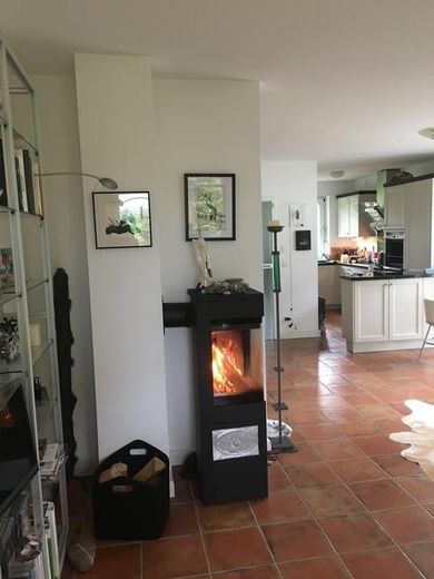 Modernes Ostseehaus in Toplage zwischen Kühlungsborn und Heiligendamm – Wohnen mit Kamin