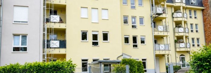 Apartamento en propiedad alquilado con balcón: atractiva inversión en una ubicación céntrica de Crimmitschau