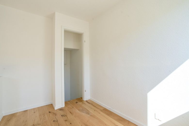 Küche mit Kellerabgang 