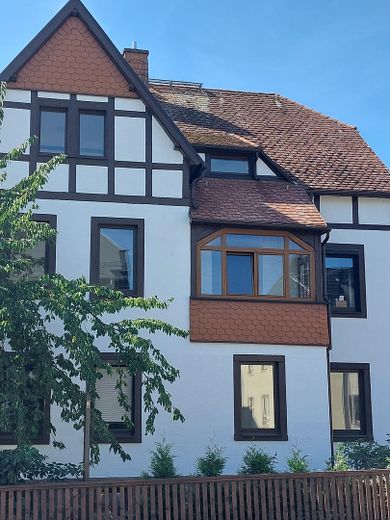 STILVOLLE VILLA - 3 Wohnungen – RENOVIERT - Heizung NEU – Foto 3