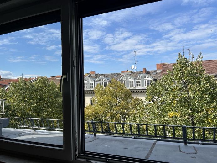 Luminoso apartamento en el ático con terraza en la azotea en pleno Kreuzberg – Ausblick Zimmer 1