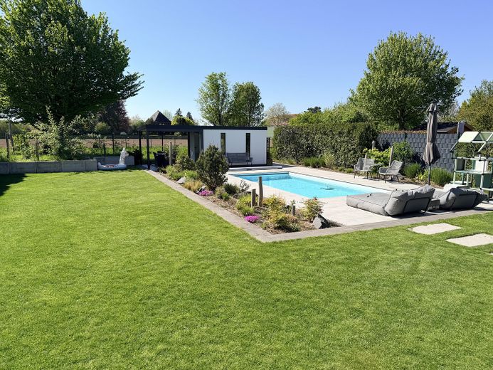 فيلا حديثة البناء مع مسبح وتجهيزات فاخرة – Garten 1