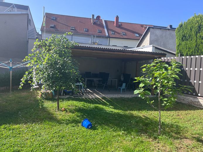 Modernized semi-detached house with garden – Foto 2
