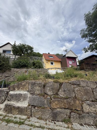 Kleines Häusle mit Charme und Weitblick – ruhig gelegen in Bopfingen-Schloßberg. – Blick von Strasse