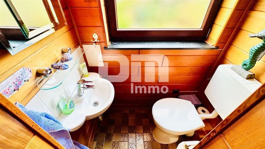 Gepflegtes 1 bis 2 Familienhaus in gesuchter Ortsrandlage mit Panoramablick – EG Gäste WC