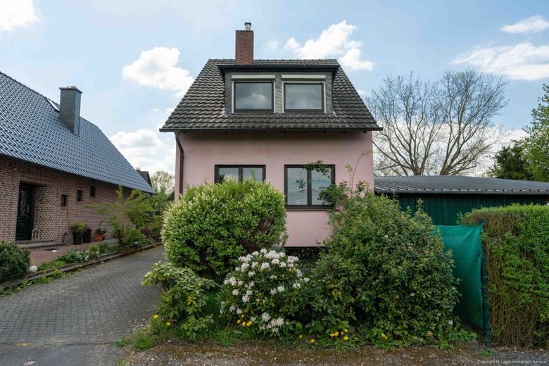 Freistehendes Familienhaus am Landschaftsschutzgebiet - Ruhe, Natur &amp; Potenzial – Außenansicht