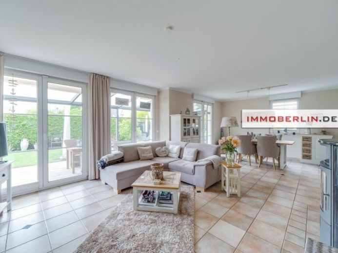 IMMOBERLIN.DE - Toplage! Sehr behaglicher Bungalow (Energieeffizienz A) mit Südgarten – Foto 1