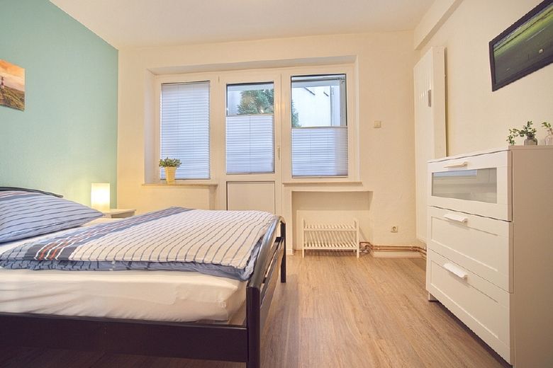 Ansprechende, komplett eingerichtete Wohnung mit kleinem Balkon im Südviertel, Internetzugang – 7e8435ee3d15a9bd12c69339bc0bd06b62d07458.jpg
