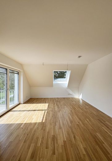 First occupancy after complete renovation: Cozy 3-room attic apartment in Munich-Trudering - Unit 7 – Wohnzimmer
