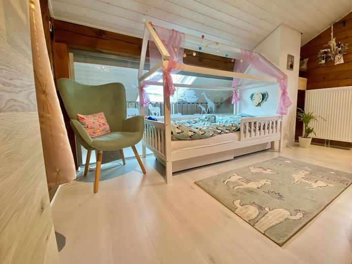 Maison individuelle avec appartement indépendant et vue dégagée *sans commission* – Kind 2