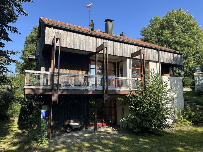 Unten Terasse oben Balkon