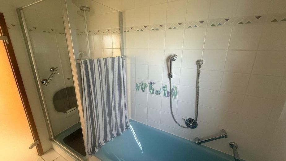 Sehr schönes Einfamilienhaus mit Schwimmbad und Sauna in Heilbronn – Foto 7