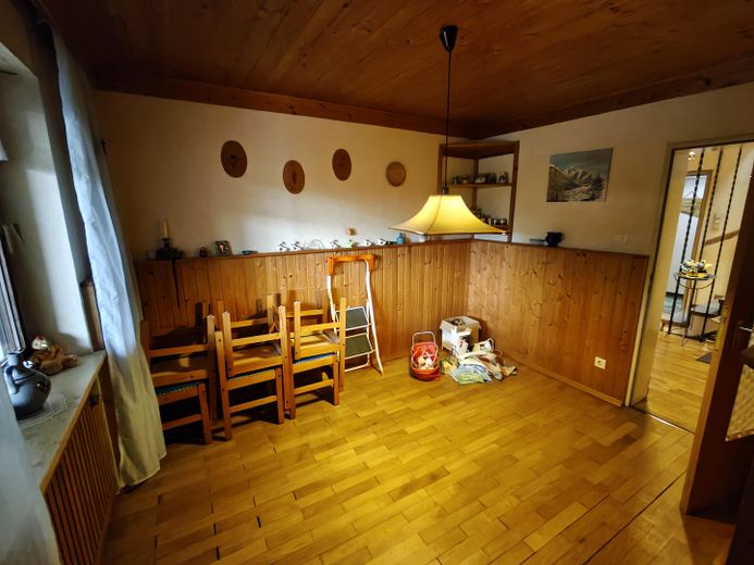 Maison mitoyenne bien entretenue en emplacement central – Esszimmer