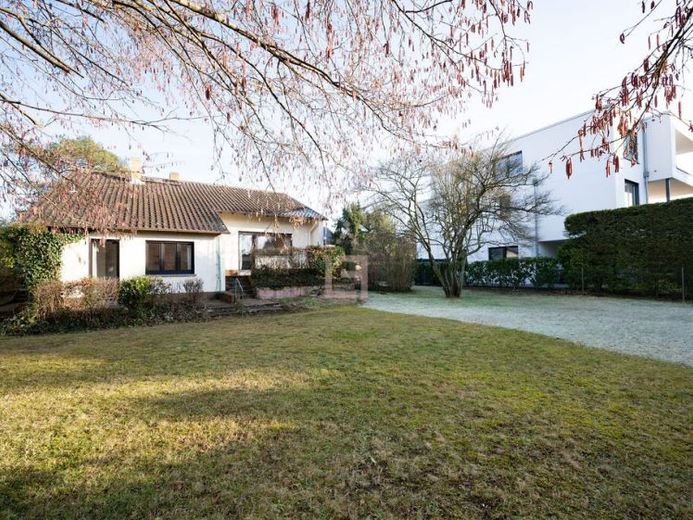 Grundstück mit Entwicklungspotential in bevorzugter Premiumlage! – Foto 1