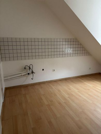 Provision frei! Gepflegtes 4 Familienhaus in Innenstadtlage von Worms – – DG Küche