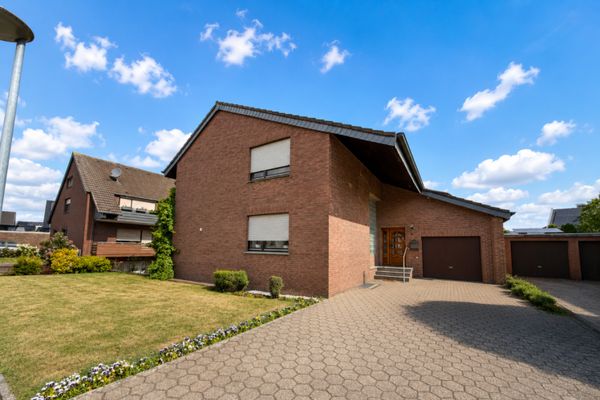 Più spazio. Più possibilità. Più casa. Ampia casa bifamiliare a Rheinberg-Millingen