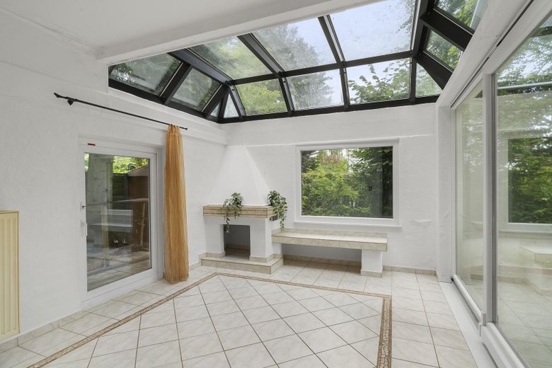 Großzügiges Wohnen auf über 280 m² Gesamtfläche – 611 m² Grundstück in begehrter Lage – Wintergarten