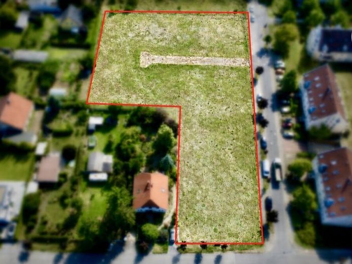 Entwicklungsgrundstück mit attraktivem Wohnbaupotenzial in Falkensee – Foto 1