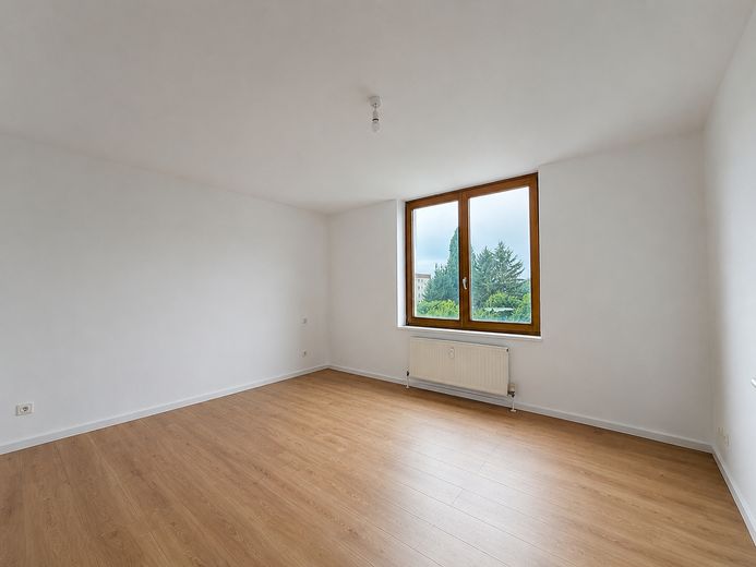 Jasny, 3-pokojowy apartament dwupoziomowy z dużym balkonem, kilka minut od dworca – Zdjęcie 5
