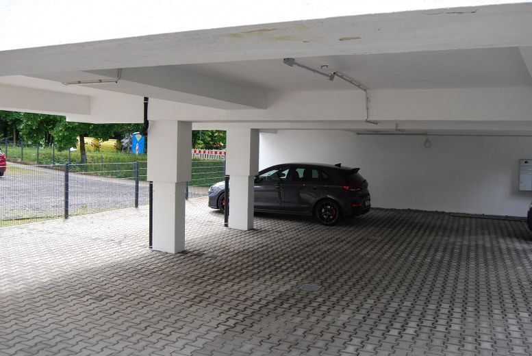 überdachter Stellplatz