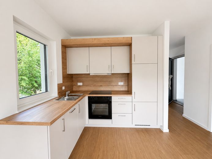 Erstbezug im Neubau! Moderne 2-Zimmer Wohnung mit QNG-Plus Siegel und Einbauküche! – Küche