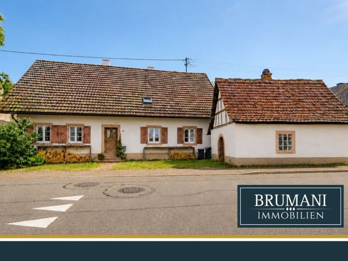 BRUMANI | Historisches EFH mit Ausbaupotenzial, ohne Denkmalschutz und Burgblick in Windenreute – Foto 1