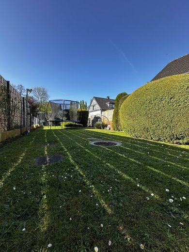 Kleines Fachwerkhaus mit großem Garten - provisionsfrei und sofort bezugsbereit – Foto 1