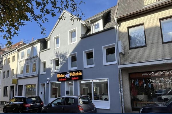 Wohn-u. Geschäftshaus Itzehoe – 2 Wohnungen + Gewerbe – von privat