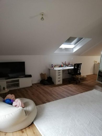 Finanzierbareres 3 Familienhaus für Familien in Mittenaar, tolle Möglichkeit für Kapitalanleger – Kinderzimmer / DG Wohnung 2