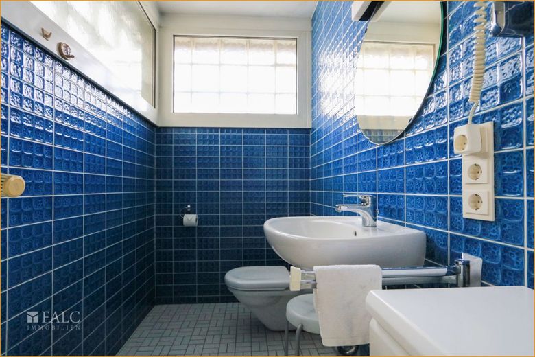Mehrgenerationenhaus mit Schwimmbad – Gäste WC Schwimmbad