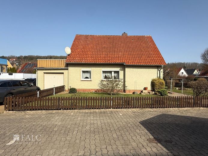 ***Freistehendes Einfamilienhaus mit tollem Grundstück in ruhiger Lage am unteren Sultmer*** – Außenansicht