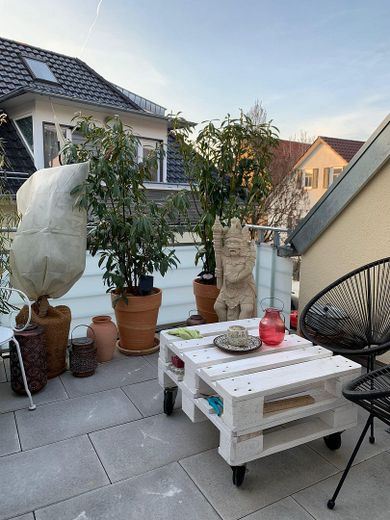 Moderne 4-Zi.-Maisonette mit Wärmepumpe, Einbauküche & Aufzug in Metzingen-Mitte – Foto 8