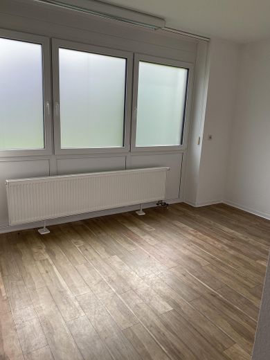 gepflegte, helle Räume für ihren Erfolg: Praxis, Therapie, Kanzlei, Büro – Raum 4