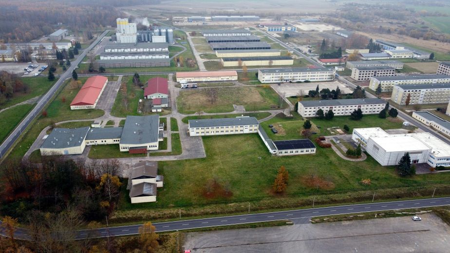 1.9 ha Bauland + Gewerbeobjekte + für Solar , Lager ab 99.000 Euro – Foto 33