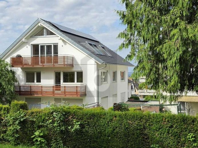 ERSTBEZUG: HELL, MODERN & MIT BALKON – Foto 1