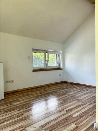 Casa moderna con un gran jardín – Schlafzimmer 2