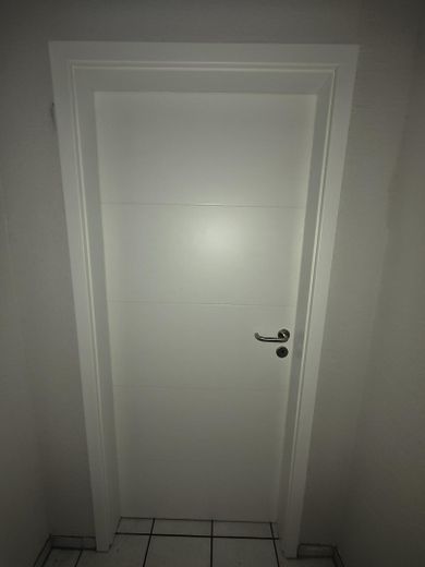 Helle 86 m² 3 Zimmer Wohnung mit Balkon & Keller in Hachenburg Krankenhaus – Beispiel Innentüren