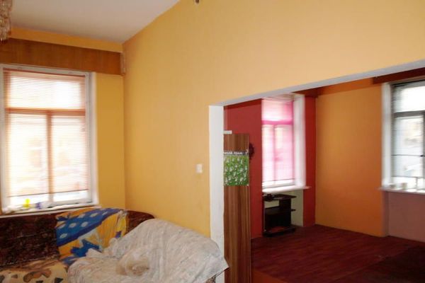 Stadthaus im Zentrum (Denkmalschutz) steht zur Sanierung frei