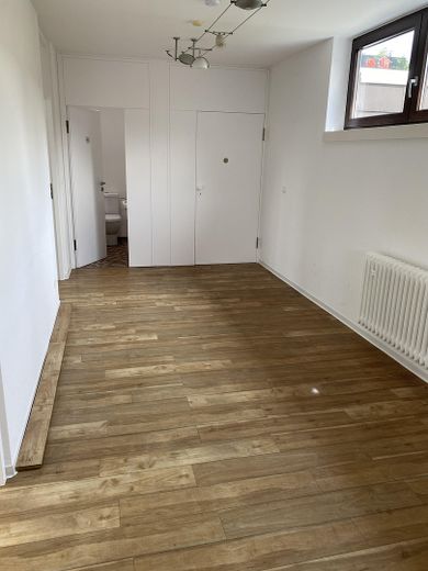 gepflegte, helle Räume für ihren Erfolg: Praxis, Therapie, Kanzlei, Büro – Raum 3