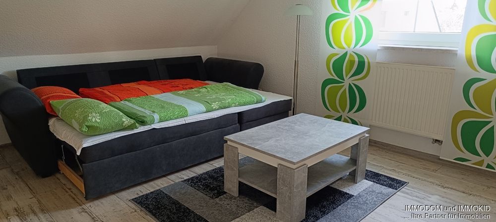 2-Zimmer-Wohnung mit BALKON - vollmöbliert -Nähe VW-Standort – Schlafzimmer