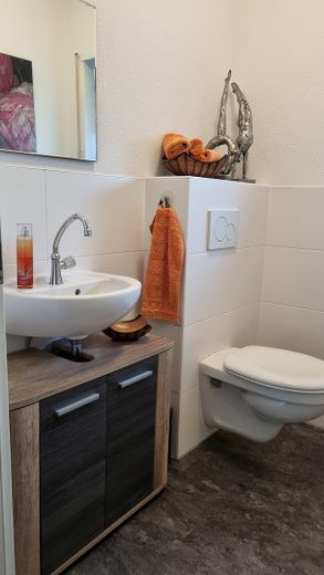 Bellissimo appartamento di 4,5 locali con cucina, bagno e WC per ospiti in posizione tranquilla – Foto 15