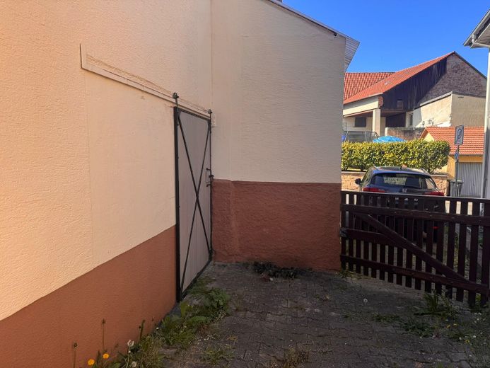 Charmante maison familiale, prête à emménager, avec grande terrasse dans un emplacement pratique – Lagerraum am Haus 