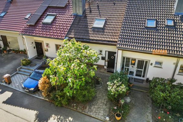 IMMORath.de – Attraktive Doppelhaushälfte mit Innenpool, Sauna und Garten