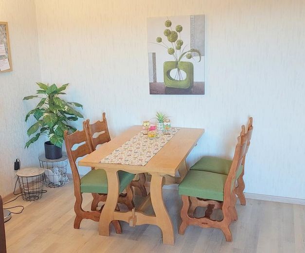 Wohnzimmer mit Essbereich