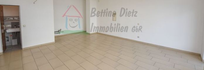 DIETZ: Babenhausen’da 40 m² sergi alanına sahip mağaza; ofis veya muayenehane olarak kullanılabilir + müşteri otoparkları!