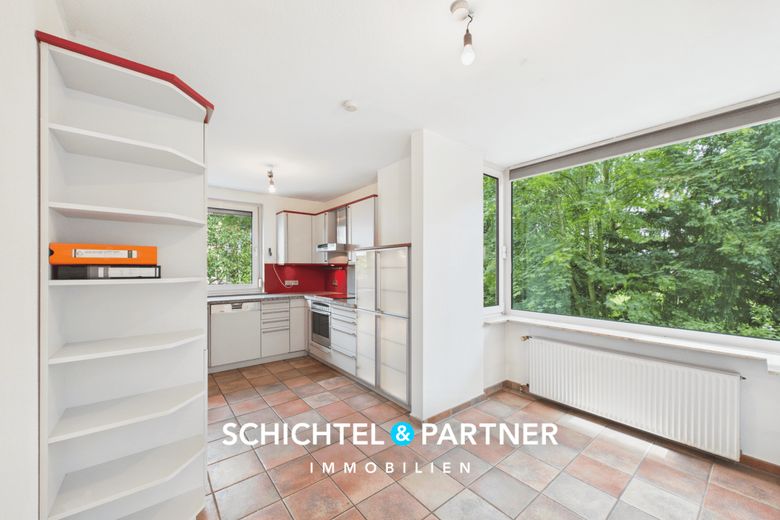 Lehe | Ruhig gelegenes Reihenendhaus mit Südterrasse und Privatsphäre – Küche mit angrenzendem Esszimmer